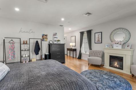 13 N Glen Drive Mashpee MA 02649