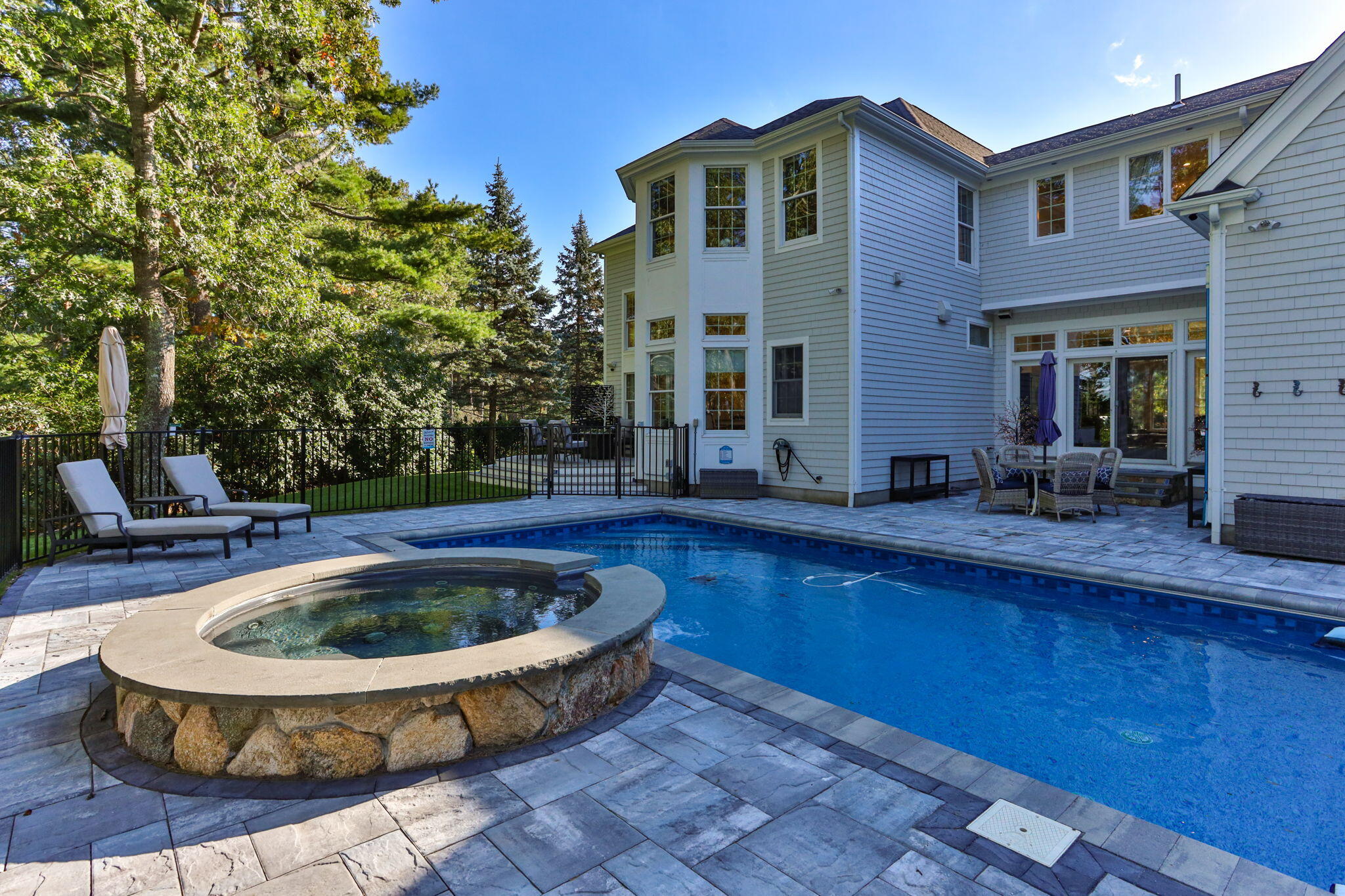 13 N Glen Drive Mashpee MA 02649