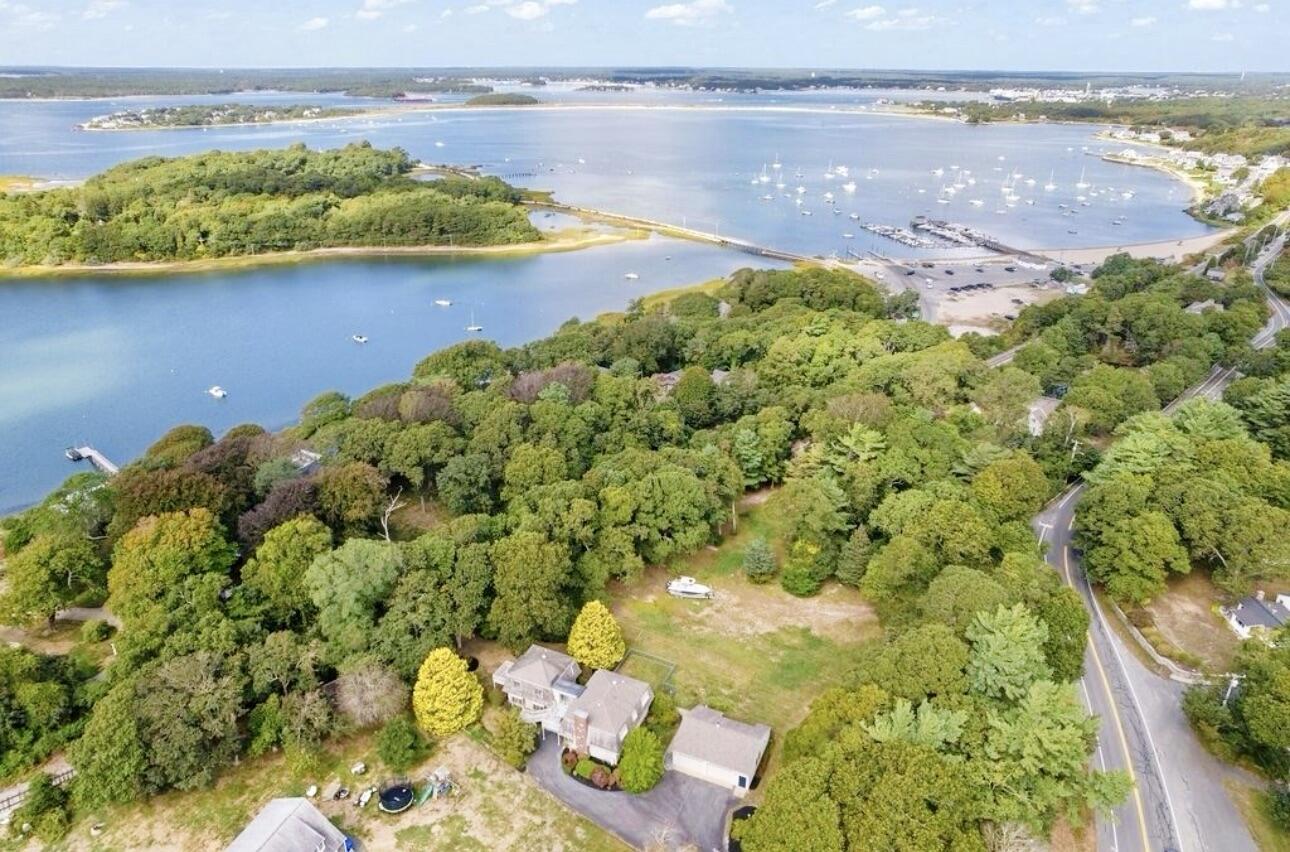 566 Shore Road Pocasset MA 02559