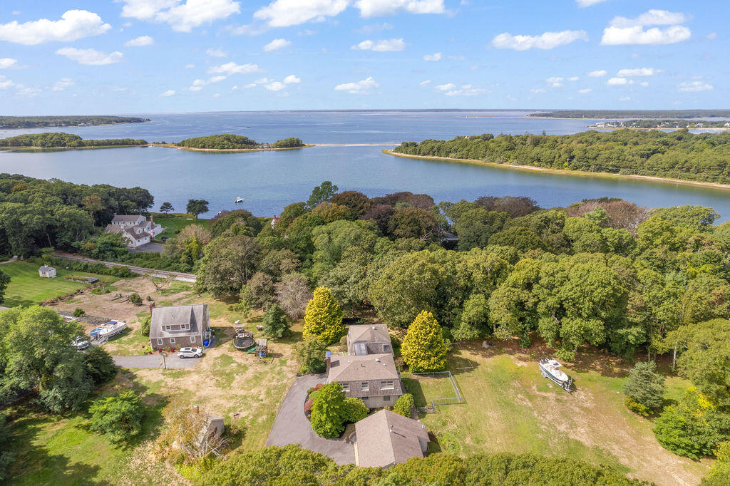 566 Shore Road Pocasset MA 02559