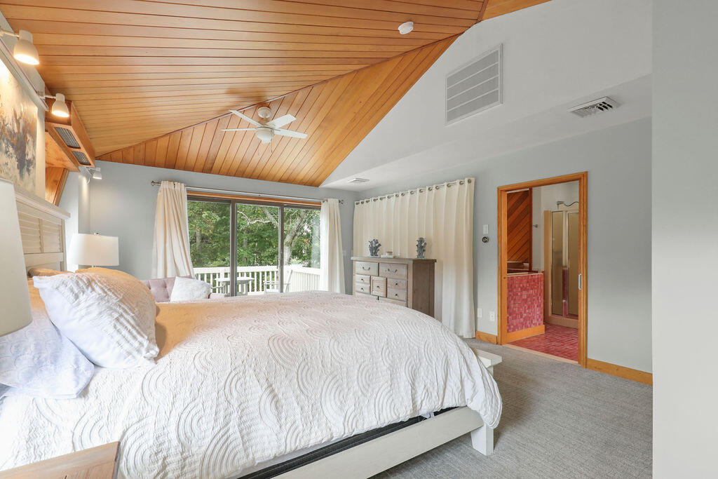 566 Shore Road Pocasset MA 02559