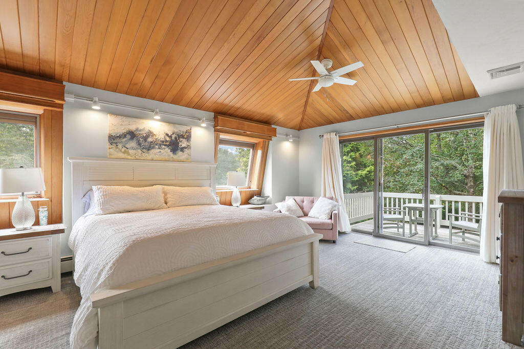 566 Shore Road Pocasset MA 02559