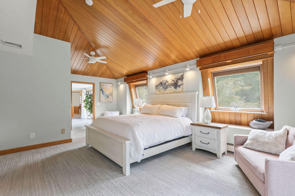 566 Shore Road Pocasset MA 02559