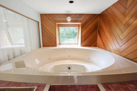 566 Shore Road Bourne MA 02559