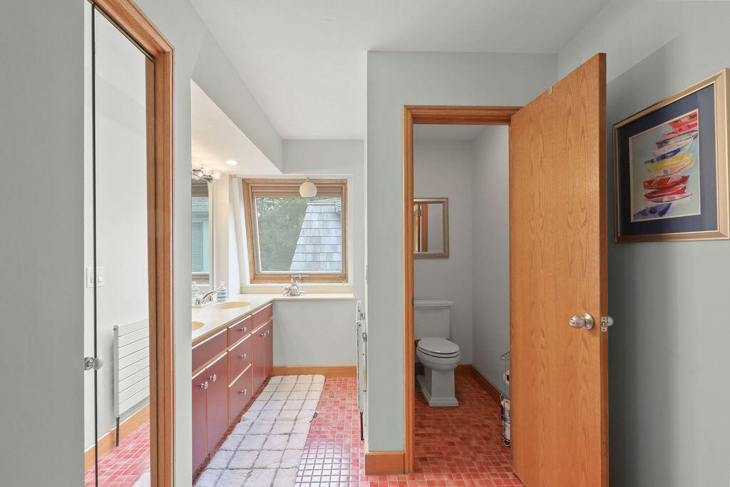 566 Shore Road Pocasset MA 02559