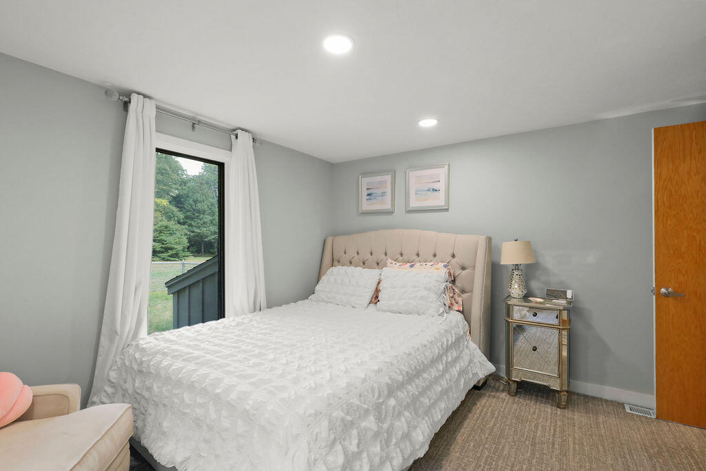 566 Shore Road Pocasset MA 02559