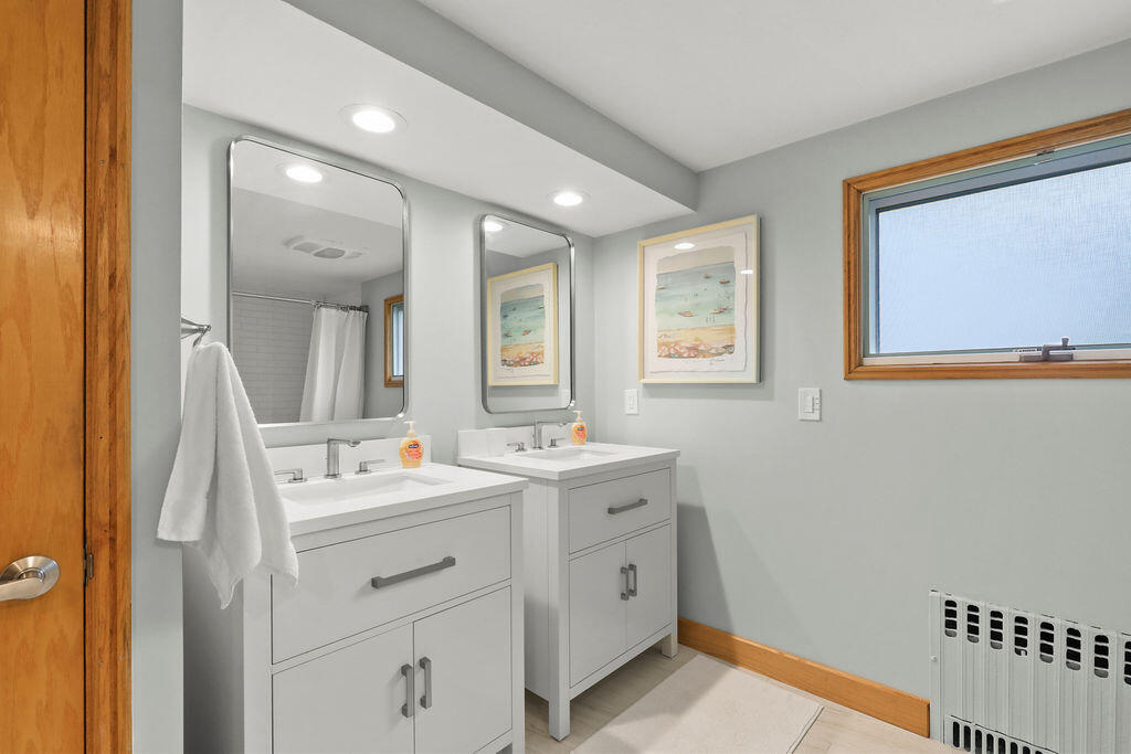 566 Shore Road Pocasset MA 02559