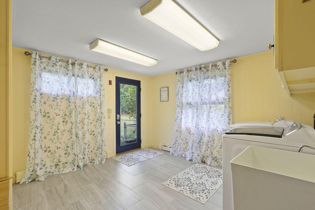 566 Shore Road Pocasset MA 02559