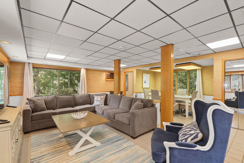 566 Shore Road Pocasset MA 02559