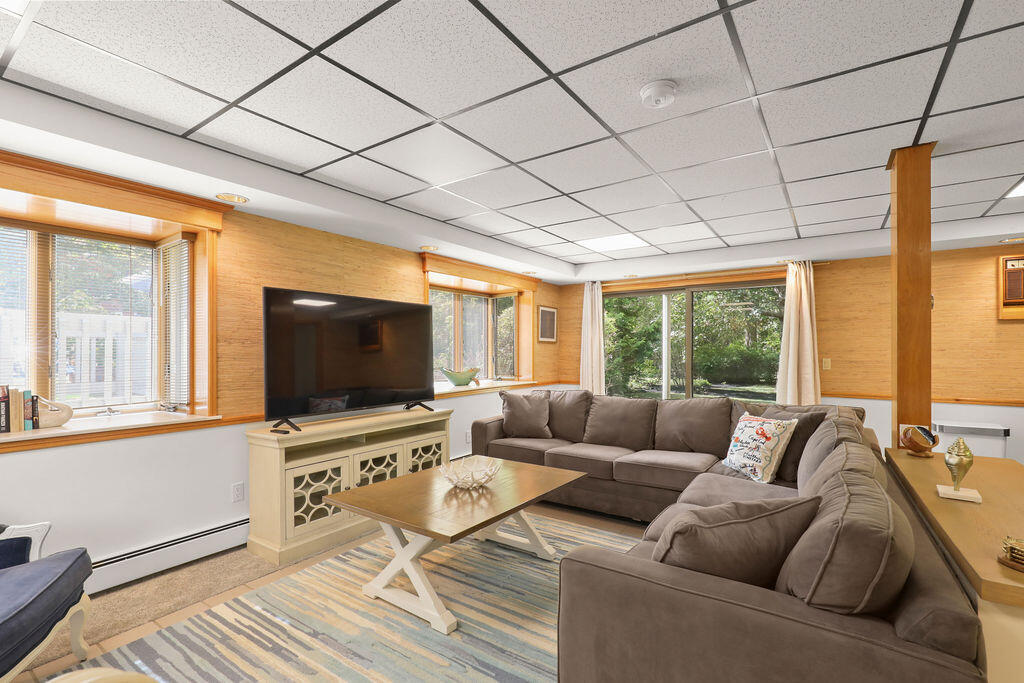 566 Shore Road Pocasset MA 02559