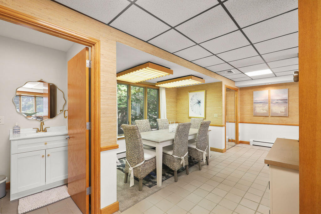 566 Shore Road Pocasset MA 02559