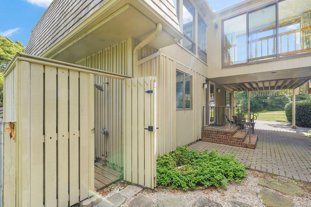 566 Shore Road Pocasset MA 02559