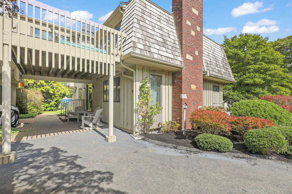 566 Shore Road Pocasset MA 02559