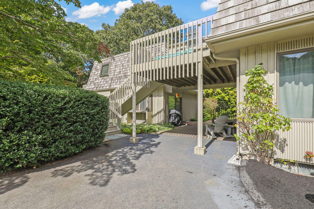566 Shore Road Pocasset MA 02559