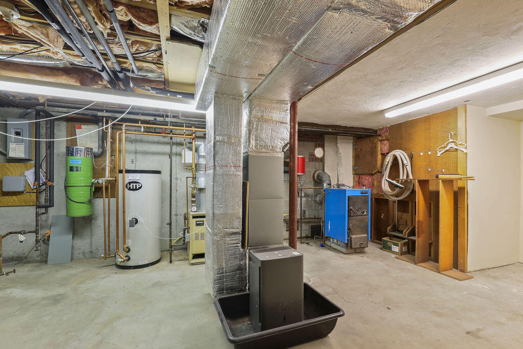 566 Shore Road Bourne MA 02559