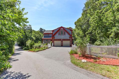 9 Horseshoe Bend Way Mashpee MA 02649