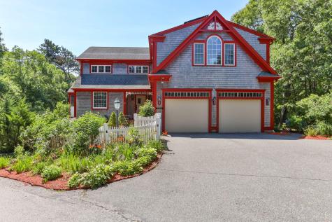 9 Horseshoe Bend Way Mashpee MA 02649