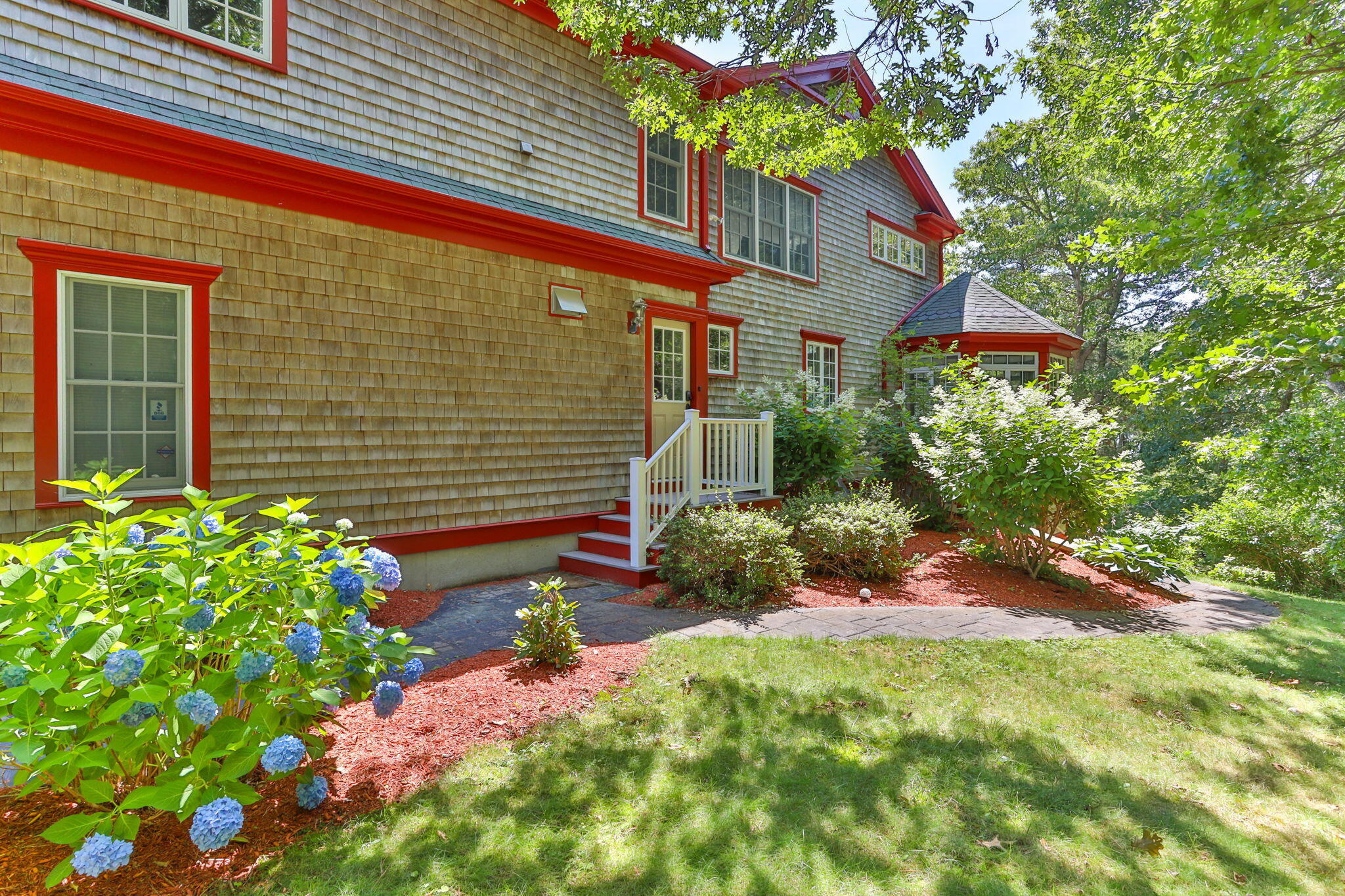 9 Horseshoe Bend Way Mashpee MA 02649