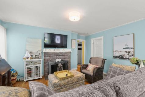 8 Woodland Circle Wareham MA 02571