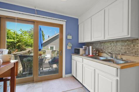 8 Woodland Circle Wareham MA 02571