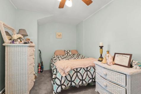 8 Woodland Circle Wareham MA 02571