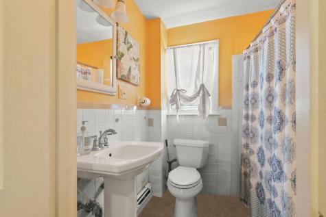 8 Woodland Circle Wareham MA 02571