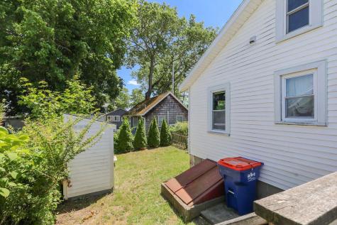 8 Woodland Circle Wareham MA 02571