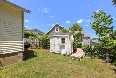 8 Woodland Circle Wareham MA 02571