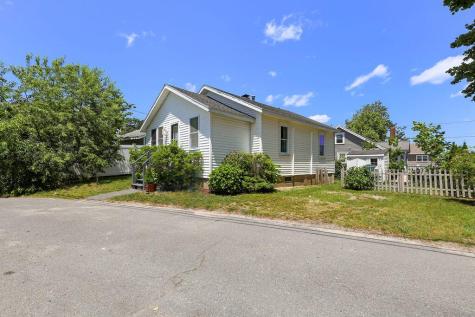 8 Woodland Circle Wareham MA 02571