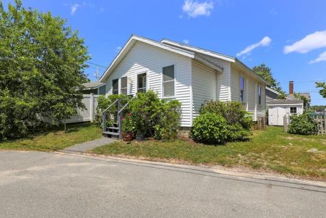 8 Woodland Circle Wareham MA 02571
