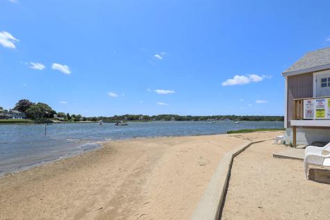 8 Woodland Circle Wareham MA 02571