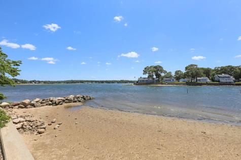 8 Woodland Circle Wareham MA 02571