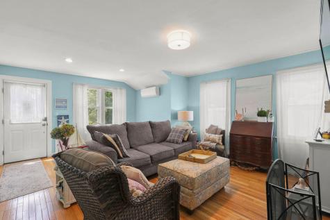 8 Woodland Circle Wareham MA 02571