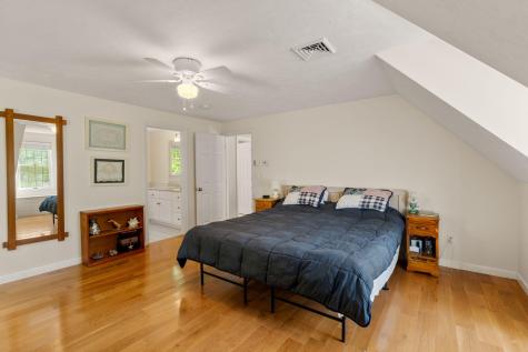 8 Friendship Lane Bourne MA 02532