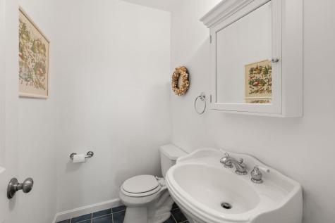 8 Friendship Lane Bourne MA 02532