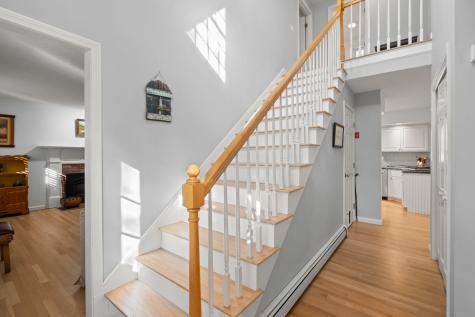 8 Friendship Lane Bourne MA 02532
