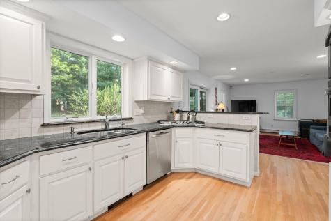 8 Friendship Lane Bourne MA 02532