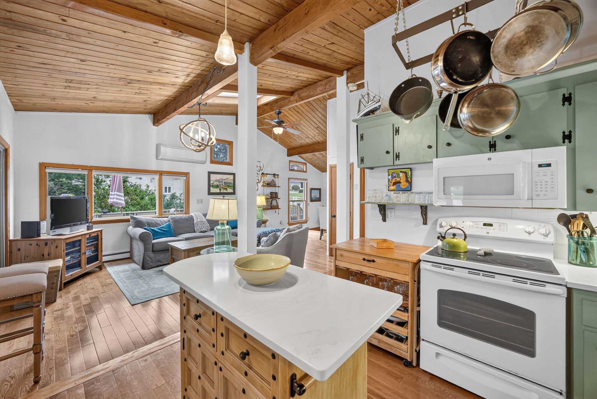 63 Seatucket Road East Falmouth MA 02536