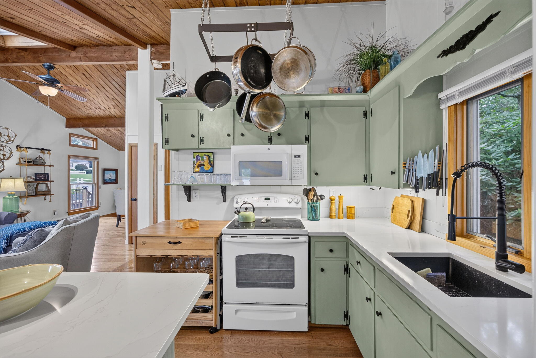 63 Seatucket Road East Falmouth MA 02536