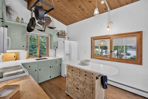 63 Seatucket Road East Falmouth MA 02536