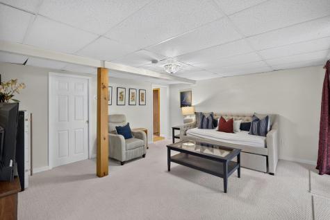 63 Seatucket Road East Falmouth MA 02536