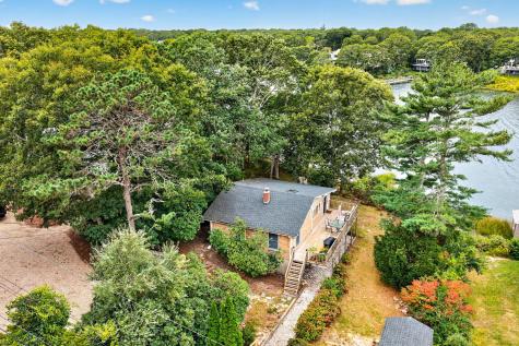 63 Seatucket Road East Falmouth MA 02536