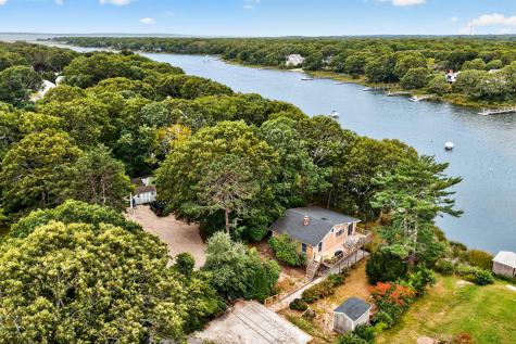 63 Seatucket Road East Falmouth MA 02536