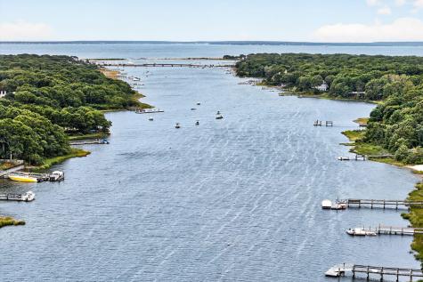 63 Seatucket Road East Falmouth MA 02536