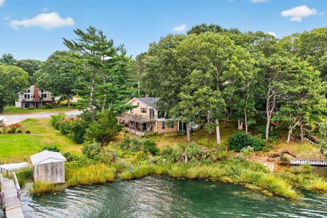 63 Seatucket Road East Falmouth MA 02536