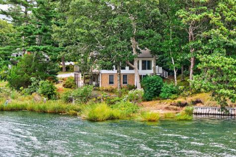 63 Seatucket Road East Falmouth MA 02536