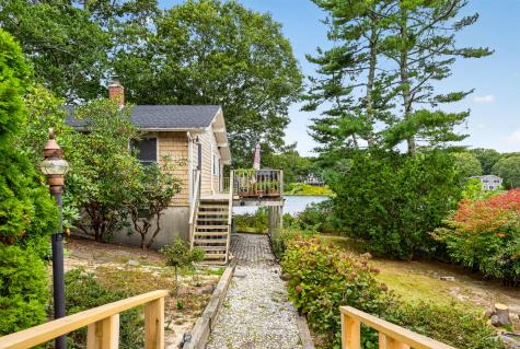 63 Seatucket Road East Falmouth MA 02536