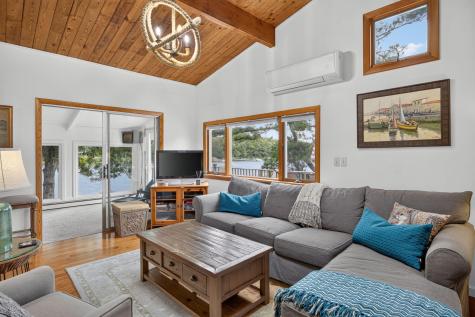 63 Seatucket Road East Falmouth MA 02536