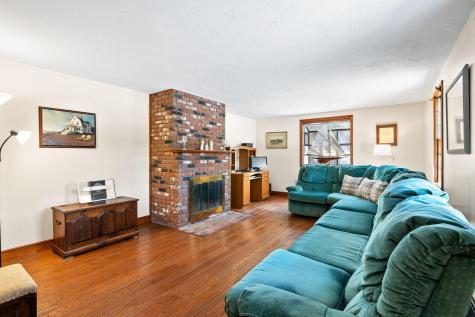 25 Indian Pond Road Kingston MA 02364