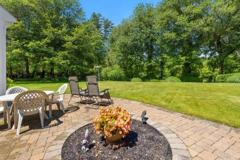 25 Indian Pond Road Kingston MA 02364
